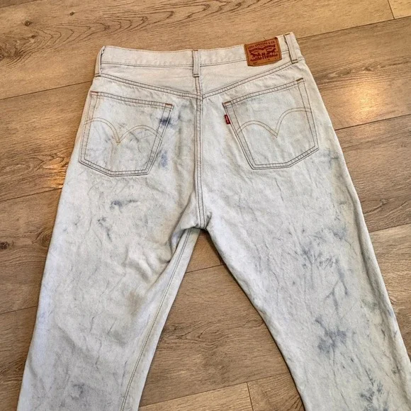 Levi's 501 Jeans Acid Wash Denim Straight Leg Women's Size 30 - Picture 3 of 8